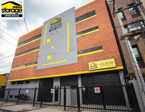 Tu espacio extra al alcance de un clic: descubre nuestras minibodegas Minibodega de OIKOS Storage para almacenamiento personal y empresarial