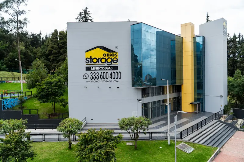 ¿Cómo elegir la minibodega adecuada para tu empresa?