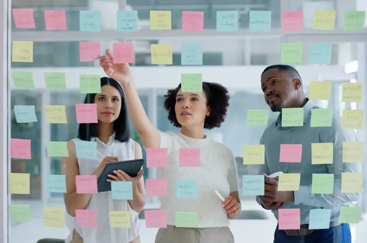 Toma de decisiones basada en KPIs en bodegas empresariales