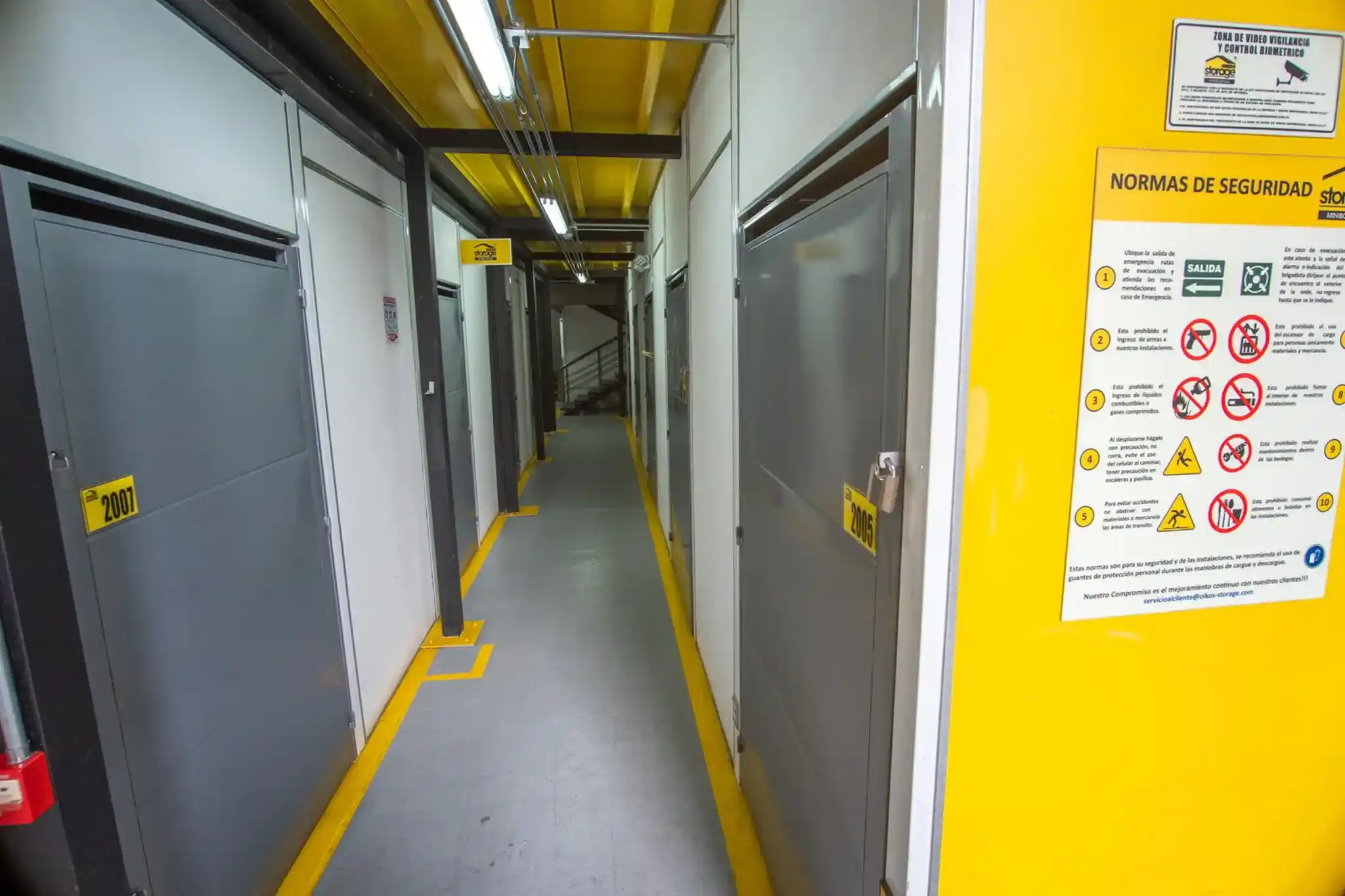 Minibodegas organizadas para guardar pertenencias de uso cotidiano