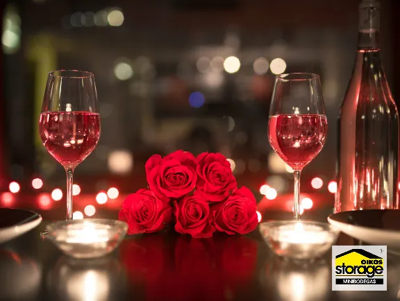 El autoalmacenamiento personalizado te brinda grandes ventajas a la hora de renovar tu stock para fechas especiales. Almacenamiento de regalos de San Valentín en minibodegas de OIKOS Storage