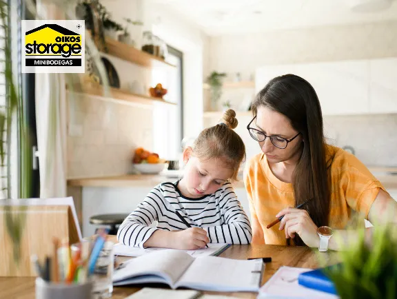 Adaptar un lugar exclusivo para las clases contribuye a la concentración de los niños. Métodos de estudio para educación desde casa