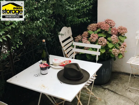 Cuida y protege tus muebles de exterior Elige un buen lugar para guardar tu mobiliario