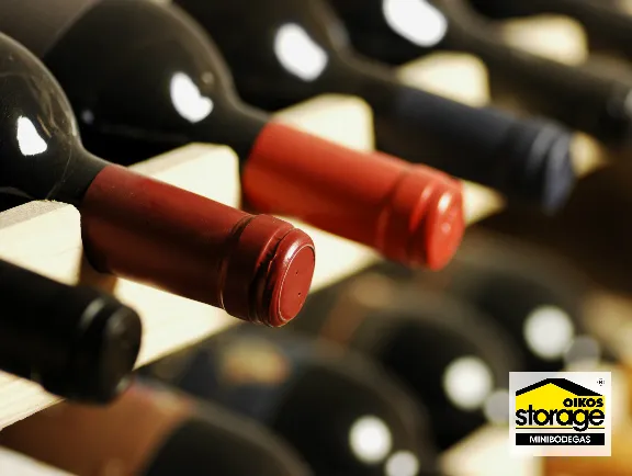 Vinos almacenados en minibodegas de OIKOS Storage