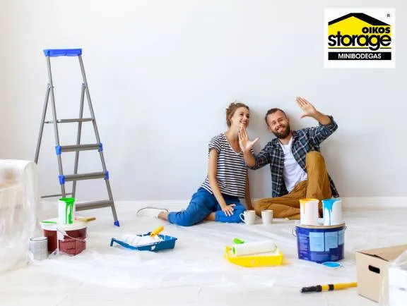 pareja pensando en reformar su hogar